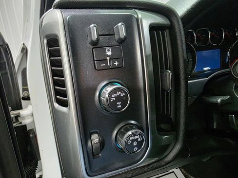 Used 2018 Chevrolet Silverado 1500 LT w/ All Star Edition AWD/4WD image 12