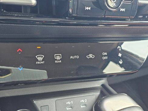 Certified 2025 Nissan Kicks SR AWD/4WD image 34