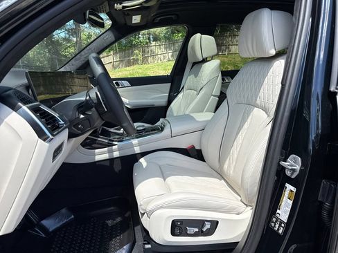 Used 2027 BMW X7 xDrive40i w/ M Sport Package AWD/4WD image 11