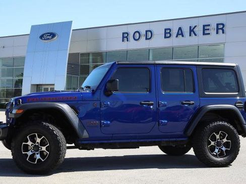 Used 2018 Jeep Wrangler Unlimited Rubicon w/ Dual Top Group AWD/4WD image 3