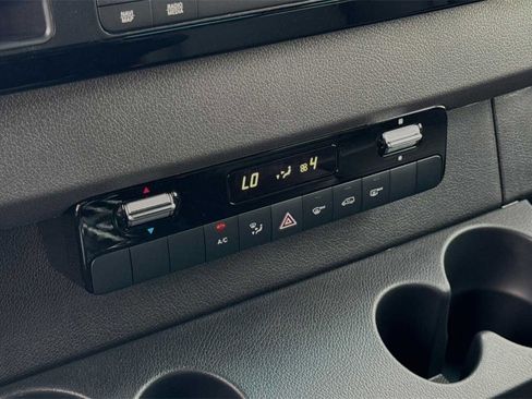 Used 2024 Mercedes-Benz Sprinter 2500 image 20