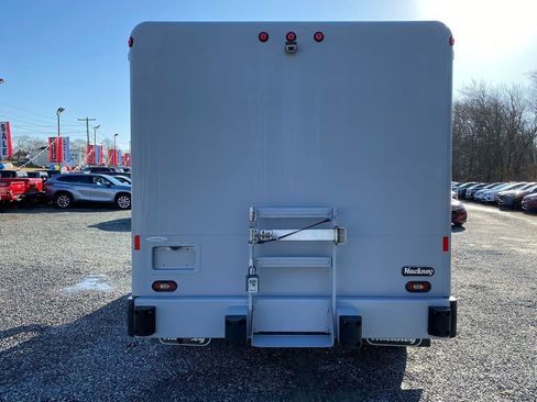 Used 2017 Chevrolet Express 3500 image 6