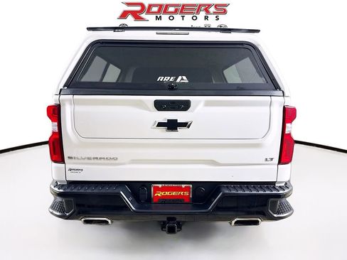 Used 2022 Chevrolet Silverado 1500 LT Trail Boss w/ Convenience Package II image 12