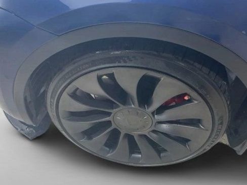 Used 2022 Tesla Model Y Performance AWD/4WD image 12