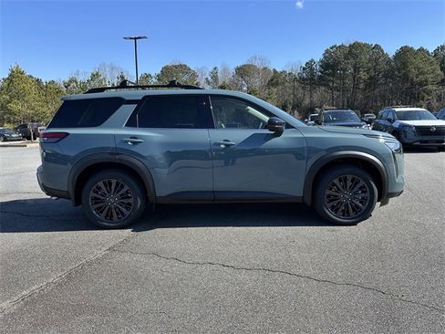 New 2026 Nissan Pathfinder SL image 9