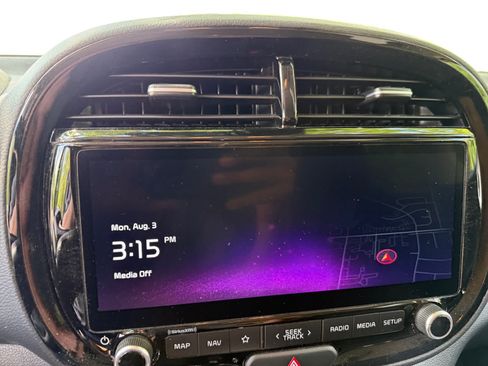 Used 2025 Kia Soul S FWD image 15