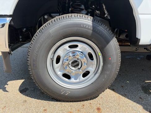 New 2026 Ford F250 4x4 Crew Cab Super Duty image 25