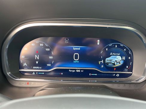 Used 2024 Chevrolet Tahoe High Country image 17