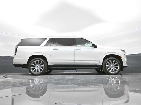 Used 2023 Cadillac Escalade ESV Premium Luxury Platinum image 46