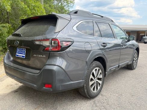 Used 2023 Subaru Outback Premium AWD/4WD image 3