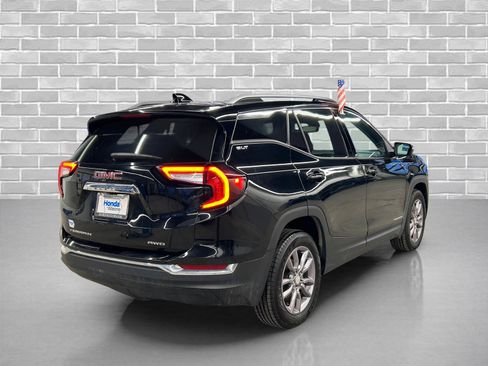Used 2023 GMC Terrain SLT image 5