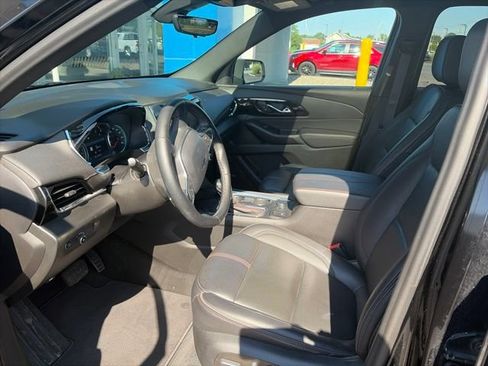 Used 2023 Chevrolet Traverse RS AWD/4WD image 4
