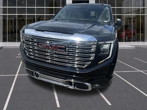 Used 2023 GMC Sierra 1500 Denali w/ Technology Package AWD/4WD image 9