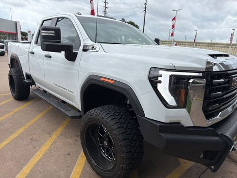 Used 2024 GMC Sierra 2500 Pro w/ Convenience Package AWD/4WD image 3