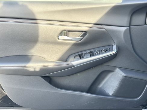 Used 2025 Nissan Sentra SR image 16