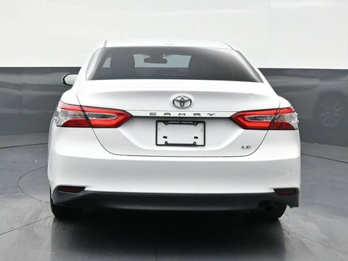 Used 2019 Toyota Camry LE image 4