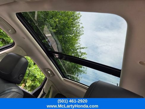 Used 2017 Cadillac XT5 Luxury w/ Driver Awareness Package FWD image 8