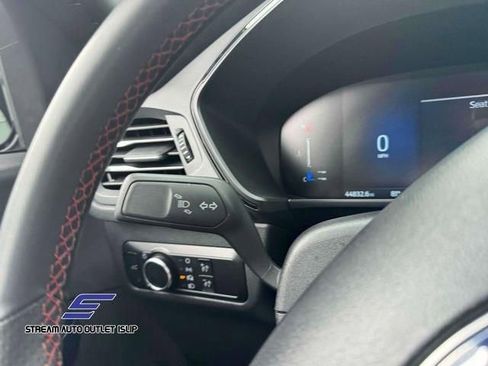 Used 2024 Ford Escape ST-Line image 24