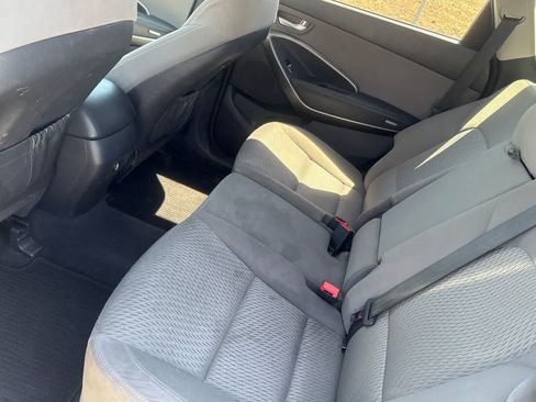 Used 2017 Hyundai Santa Fe SE w/ Cargo Package FWD image 5