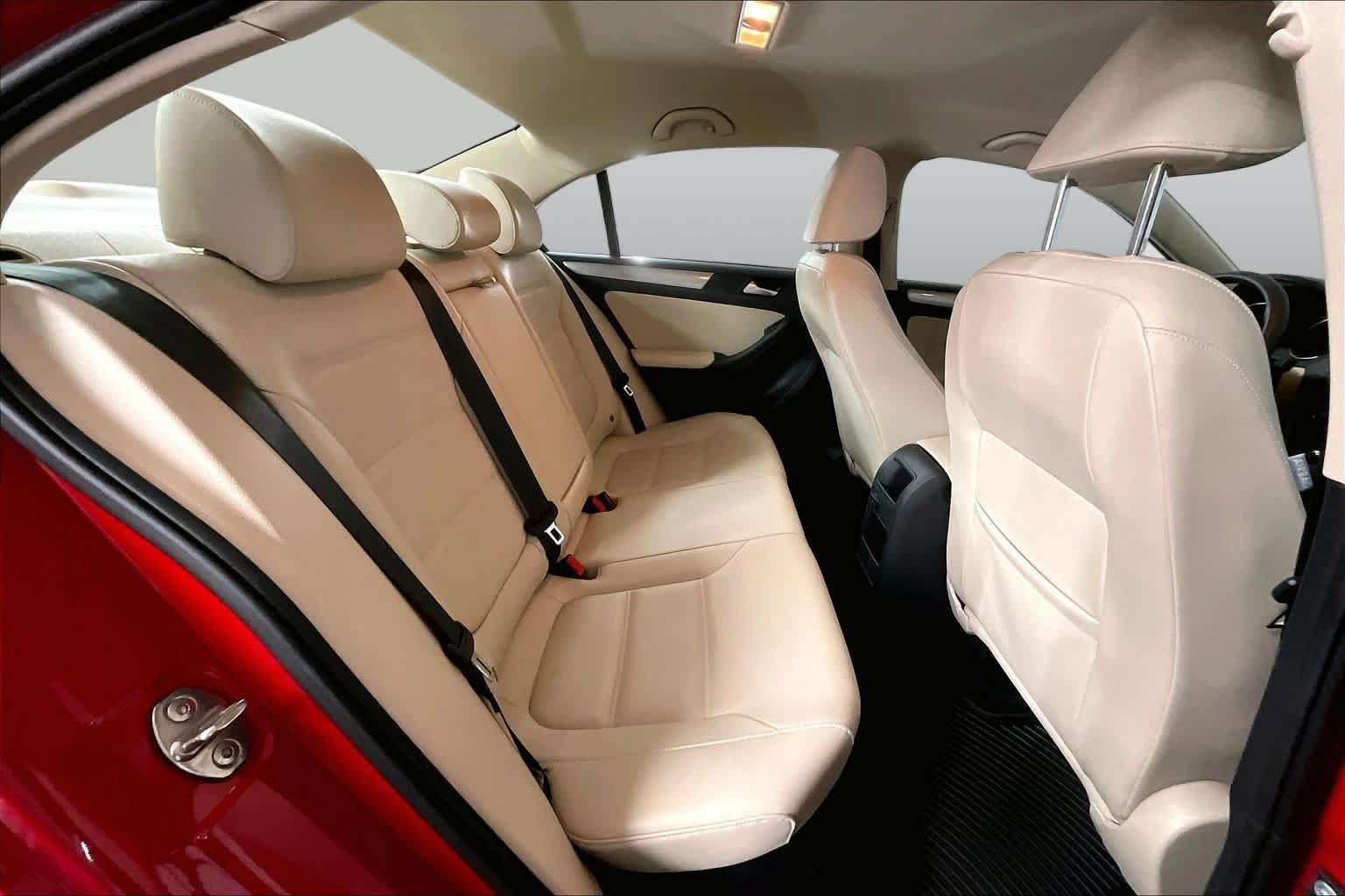 Used 2018 Volkswagen Jetta Wolfsburg Edition FWD image 19