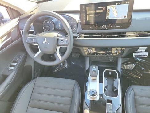 New 2026 Mitsubishi Outlander SE image 16