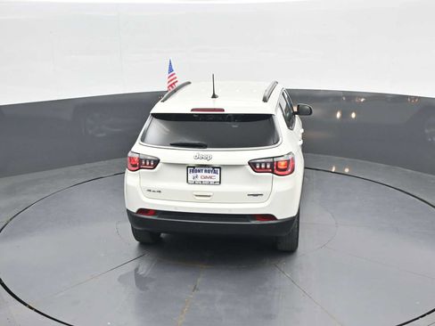 Used 2017 Jeep Compass Latitude w/ Popular Equipment Group AWD/4WD image 40