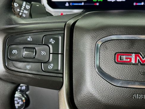 Used 2023 GMC Sierra 1500 AT4 w/ Technology Package AWD/4WD image 13