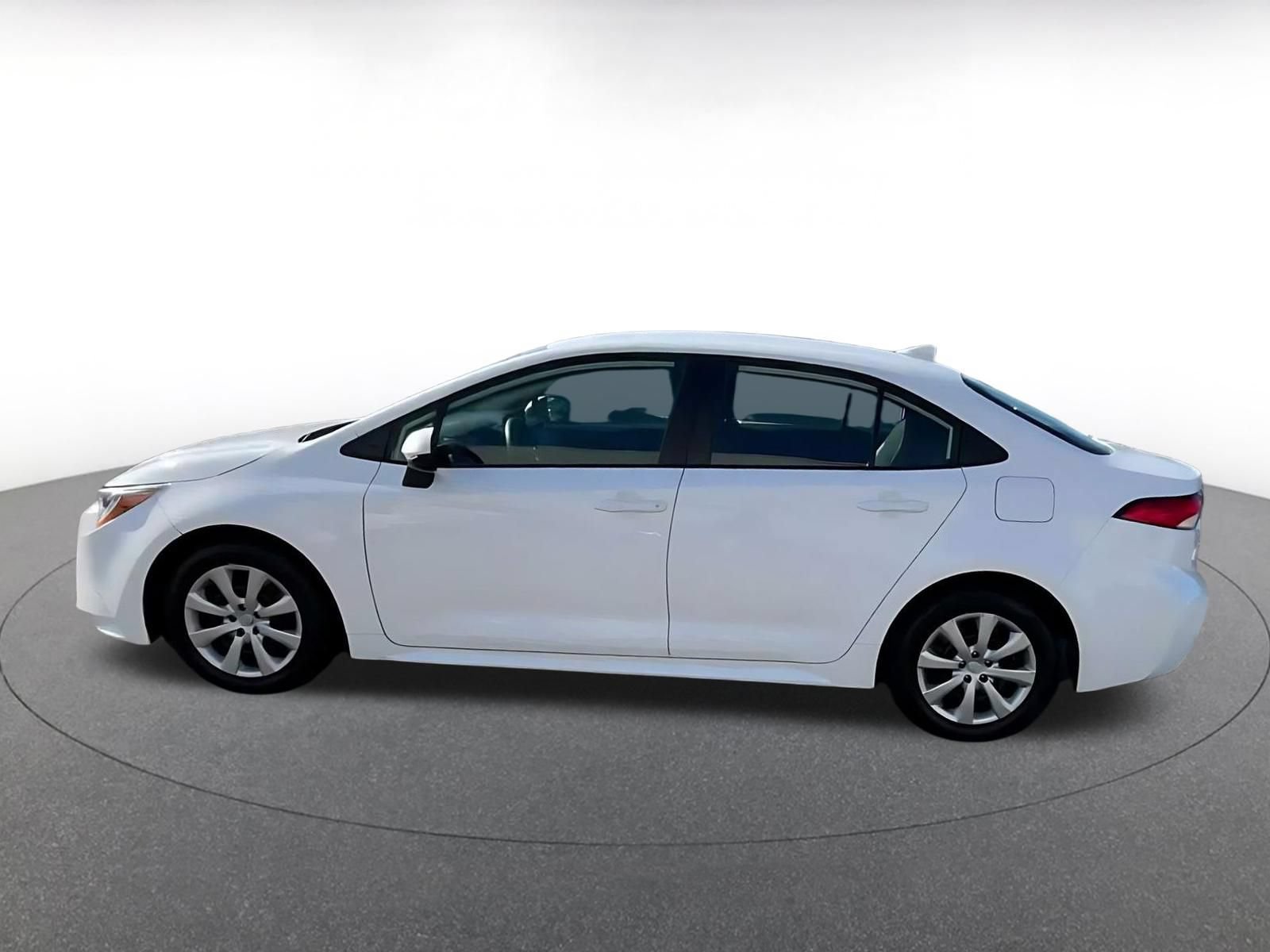 Used 2025 Toyota Corolla LE FWD image 7