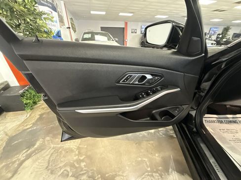 Used 2020 BMW 330i Sedan w/ Convenience Package RWD image 15