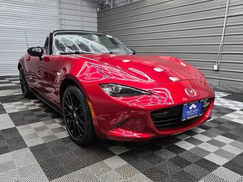 Used 2017 MAZDA MX-5 Miata Club w/ Brembo/BBS Package RWD image 5