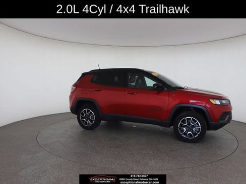 Used 2025 Jeep Compass Trailhawk AWD/4WD image 25