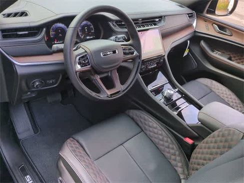 New 2025 Jeep Grand Cherokee L Summit w/ Obsidian Package image 10