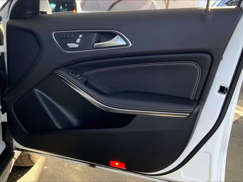 Certified 2020 Mercedes-Benz GLA 250 4MATIC image 22
