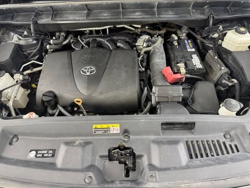 Used 2020 Toyota Highlander XLE w/ Protection Package #3 AWD/4WD image 35