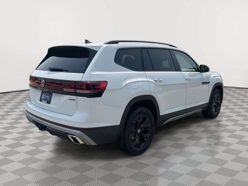 Used 2024 Volkswagen Atlas Peak Edition SE AWD/4WD image 6
