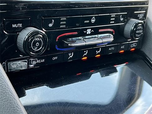 Used 2022 Jeep Grand Cherokee Altitude image 22