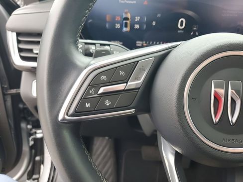 Used 2025 Buick Envision Preferred image 34