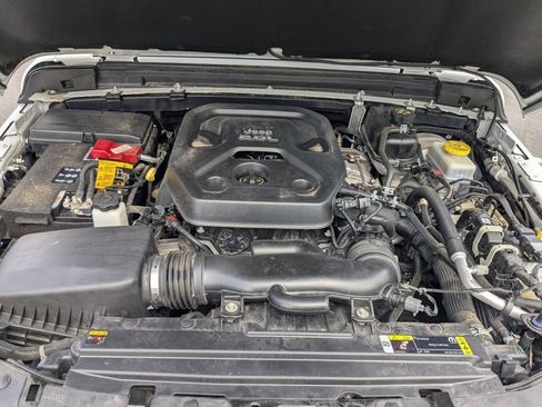 Used 2021 Jeep Wrangler Unlimited Sahara image 37