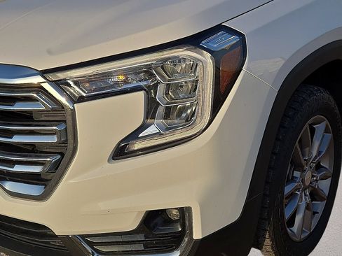 Used 2023 GMC Terrain SLT AWD/4WD image 9