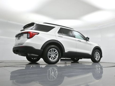 New 2026 Ford Explorer Active RWD image 49