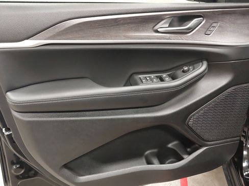 New 2025 Jeep Grand Cherokee L Limited w/ Luxury Tech Group II image 24