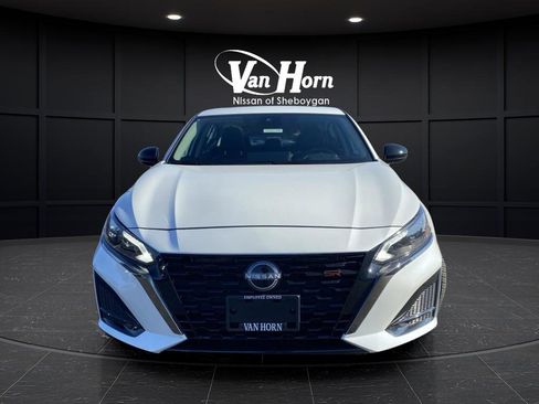 New 2025 Nissan Altima 2.5 SR w/ SR Premium Package image 11