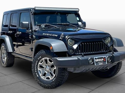 Used 2014 Jeep Wrangler Unlimited Rubicon w/ Connectivity Group AWD/4WD image 3