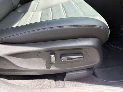 Used 2025 Honda CR-V EX-L image 27