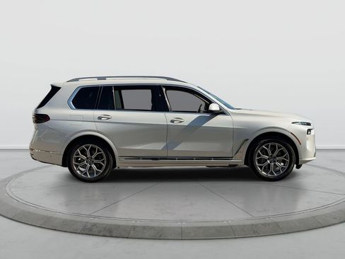 Used 2026 BMW X7 xDrive40i AWD/4WD image 9