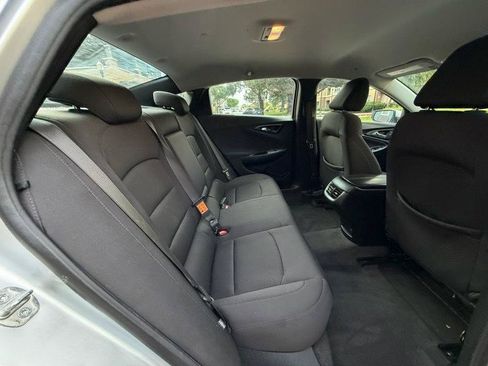 Used 2020 Chevrolet Malibu LT FWD image 38