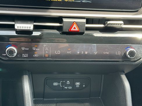 Used 2026 Kia Sportage EX w/ EX Panorama Roof Package image 22