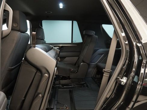 Used 2025 Chevrolet Tahoe LS image 27