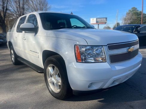 Used 2007 Chevrolet Avalanche LT w/ LT Preferred Equipment Group image 5