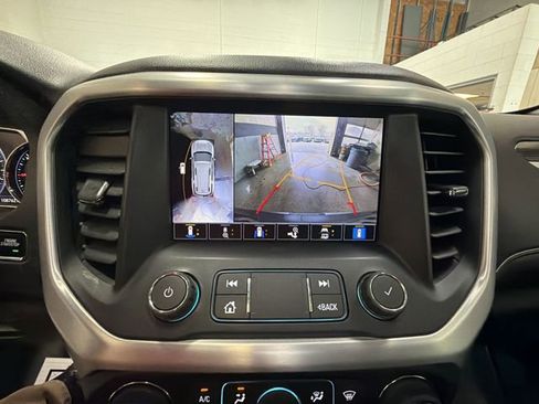 Certified 2021 GMC Acadia SLT w/ Elevation Edition FWD image 17